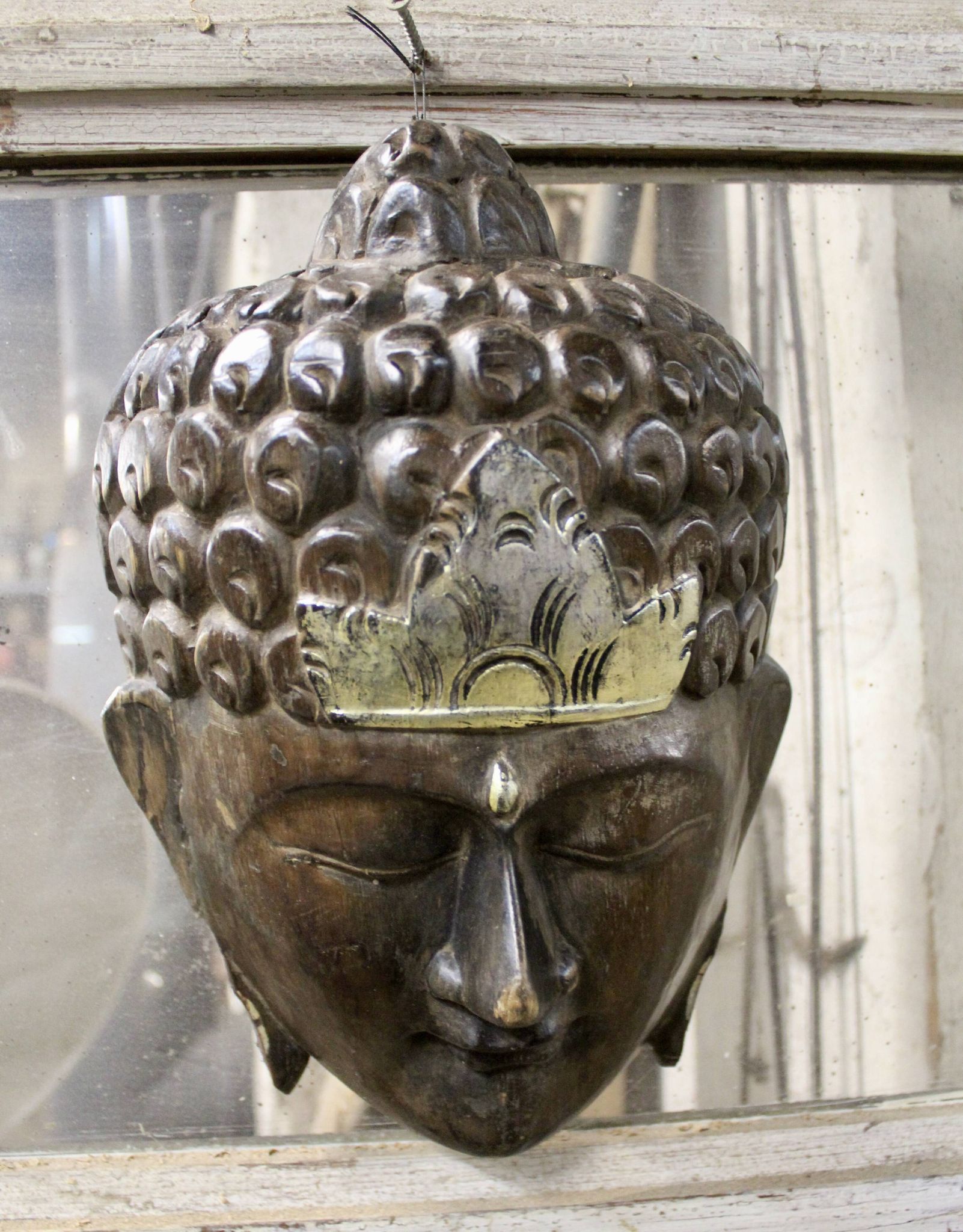 Masque de Bouddha en bois à suspendre