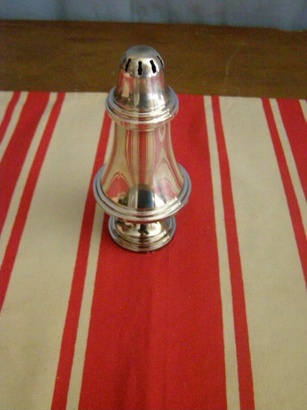 Sprinkler in silver metal 4% "St Médard goldsmiths"