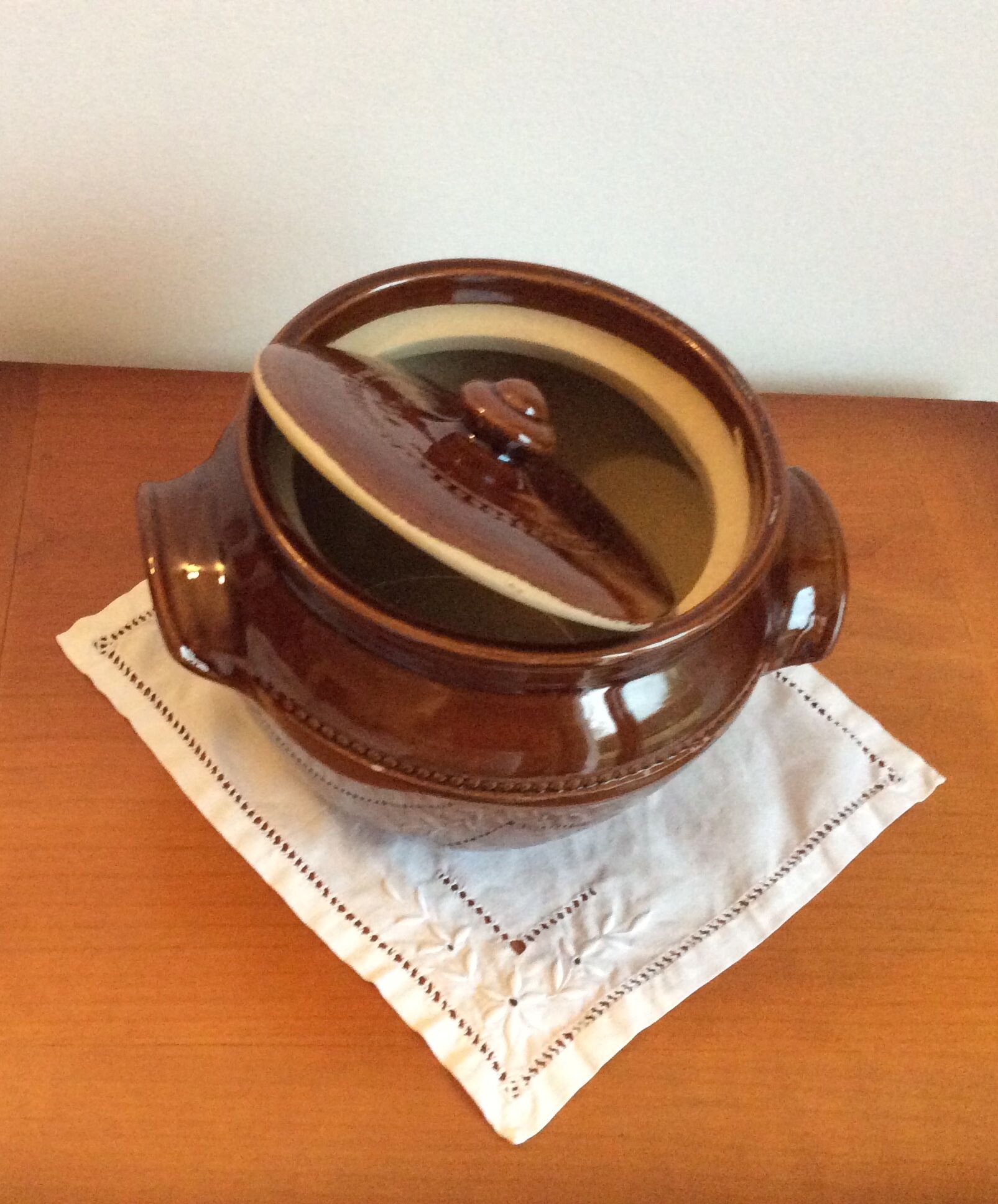 Pot glazed stoneware pot with lid Pearson's of Chesterfield England