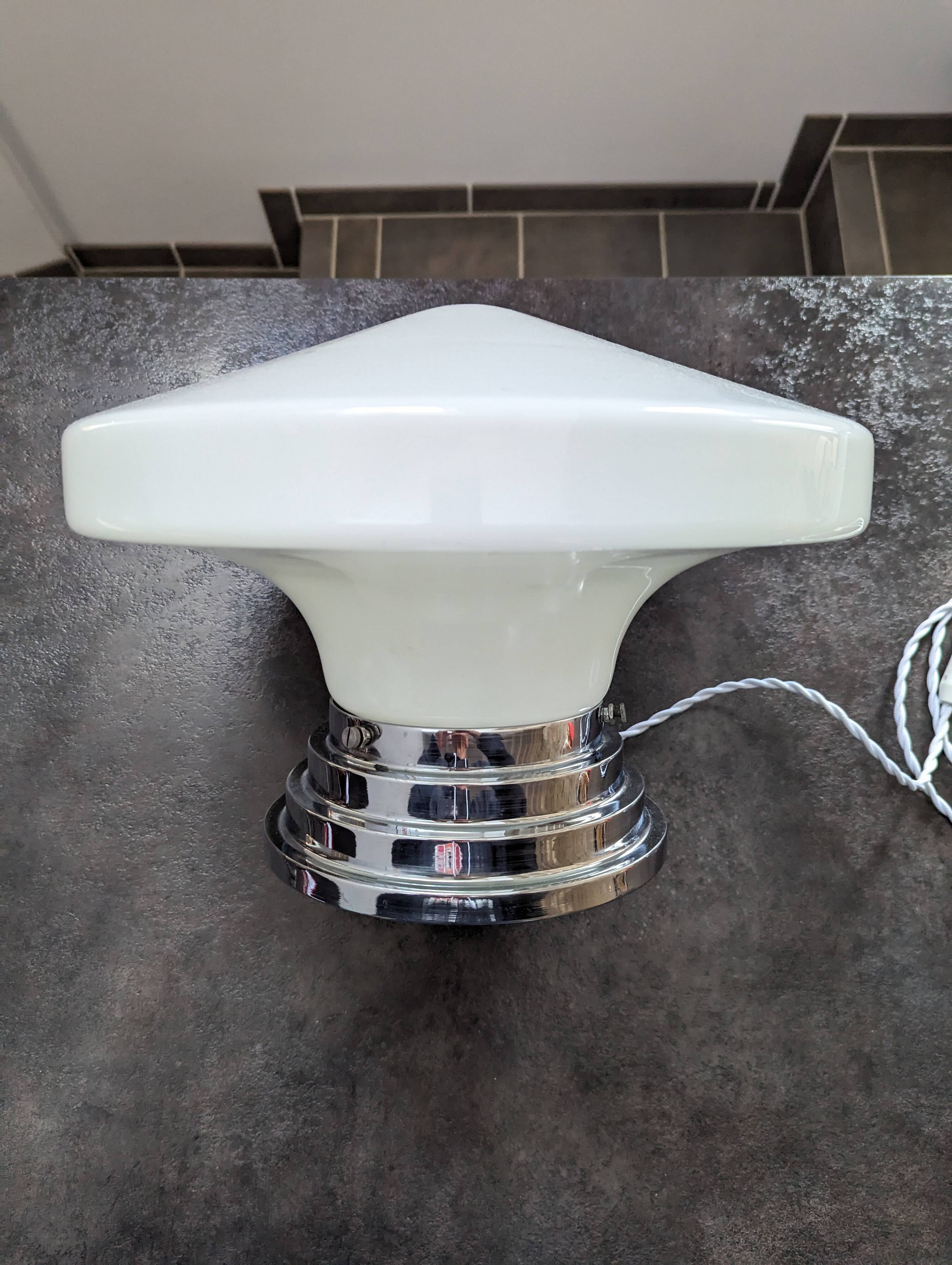 Ancien grand plafonnier skyscraper lampe à poser opaline Bahaus Art déco 1930 Ø 31 cm