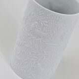White relief Op Art porcelain vase by Bjorn Wiinblad, Rosenthal Studio Line, 1960s.