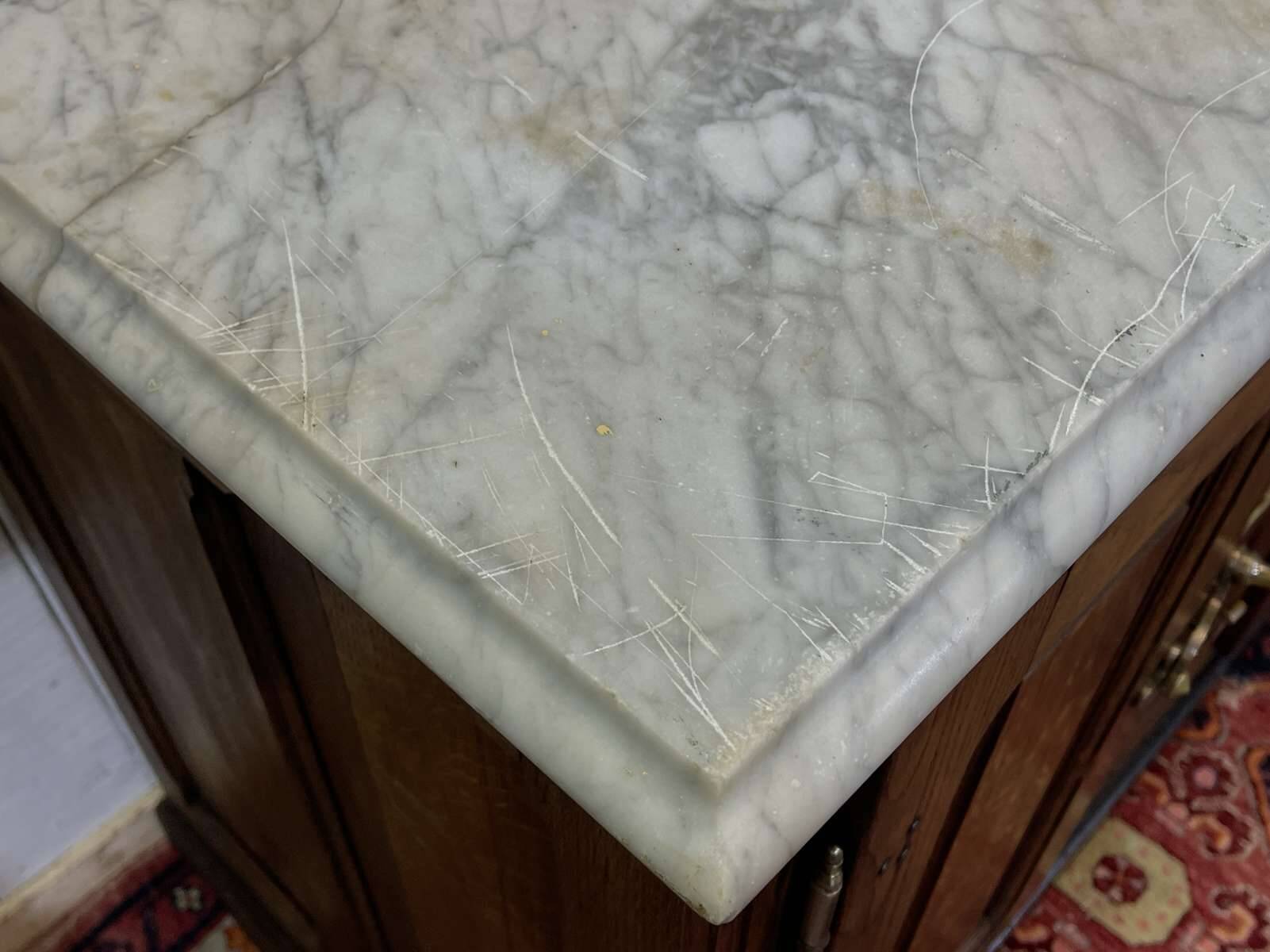 Glacière début XXème en chêne et dessus marbre