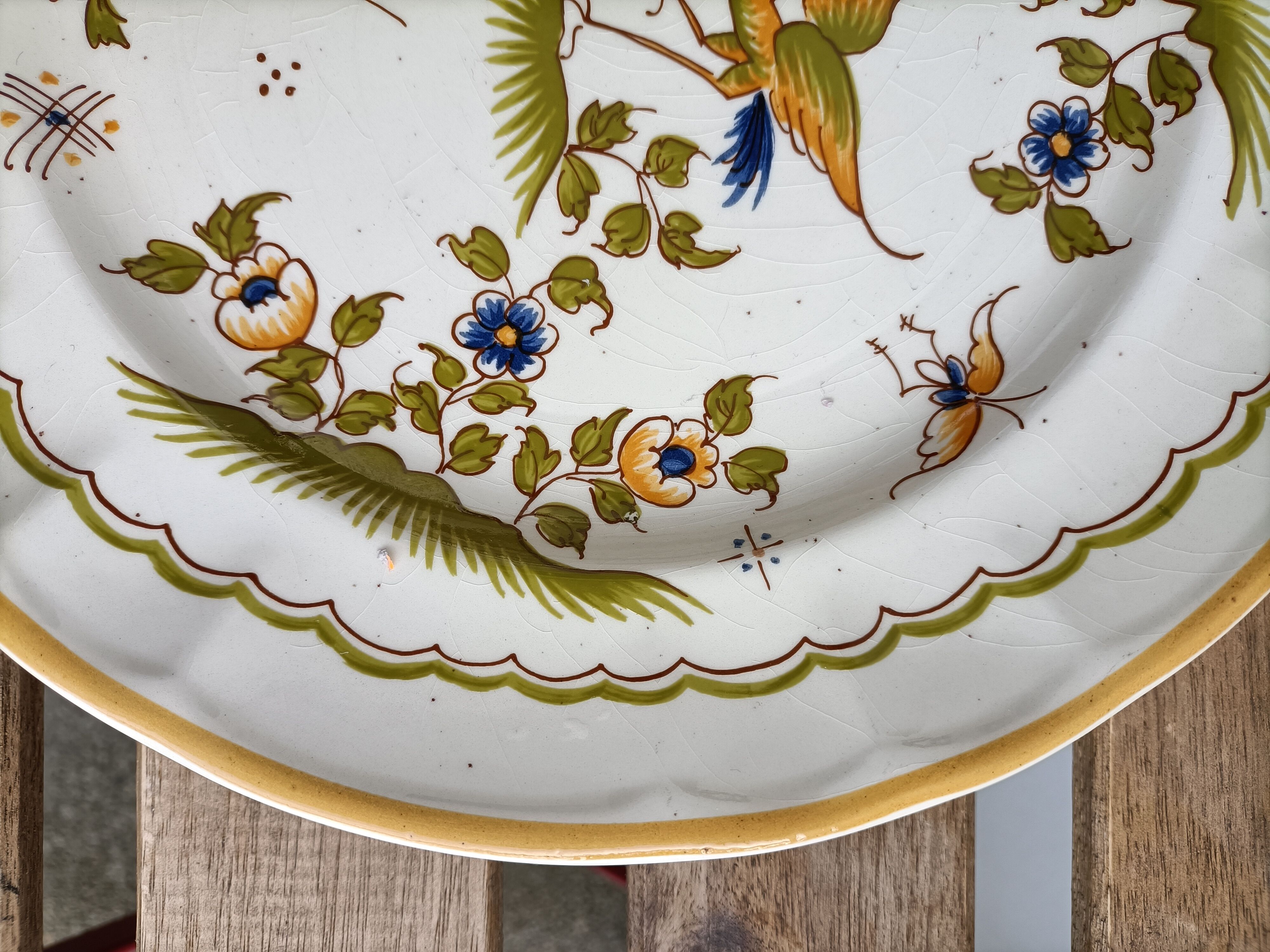 Old plate reproduction Old Moustiers 70s decorations Moustiers