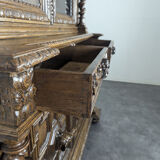 Renaissance style hunting cabinet in walnut