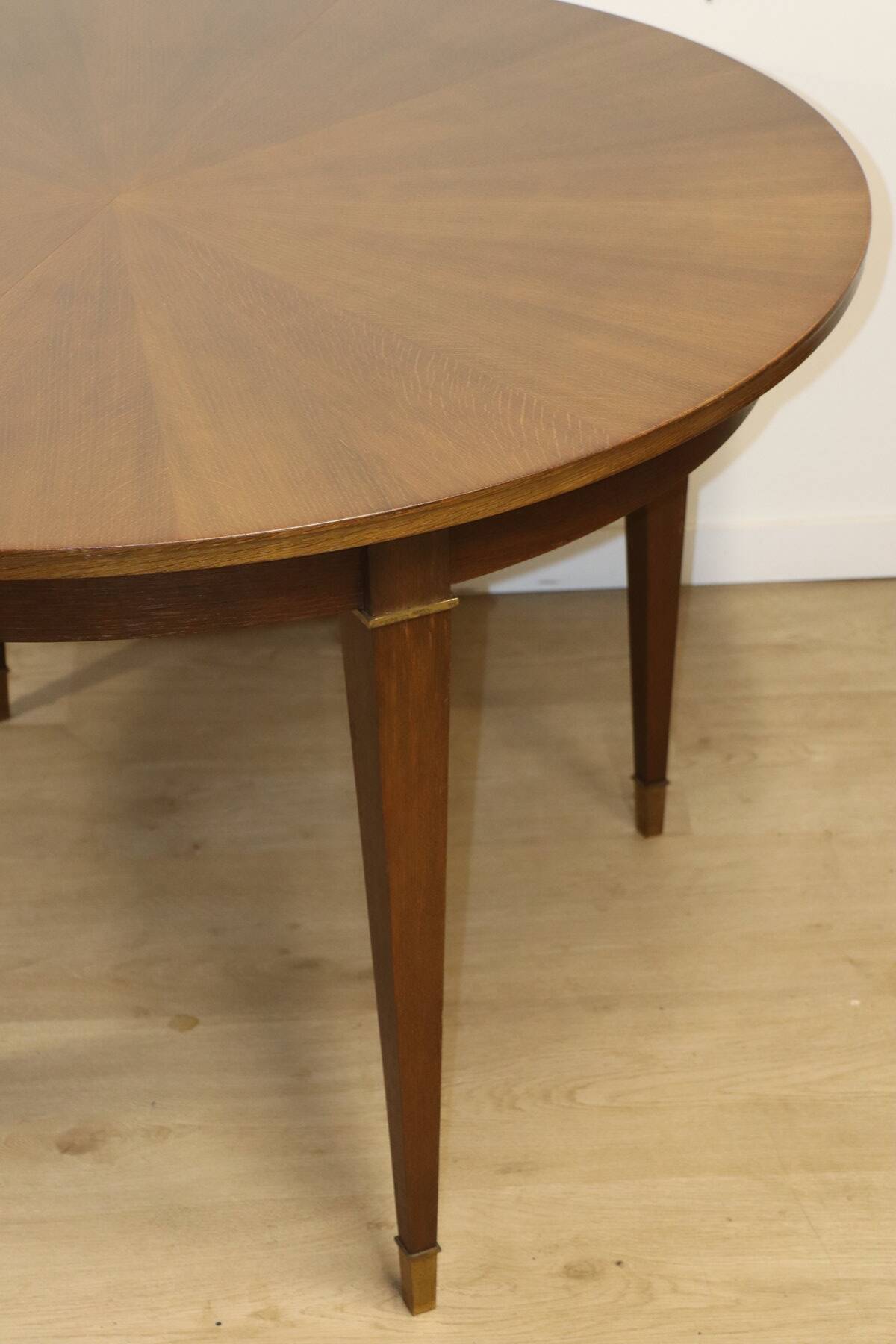 Neo-Classical style mahogany dining table, Art Deco period, 1940