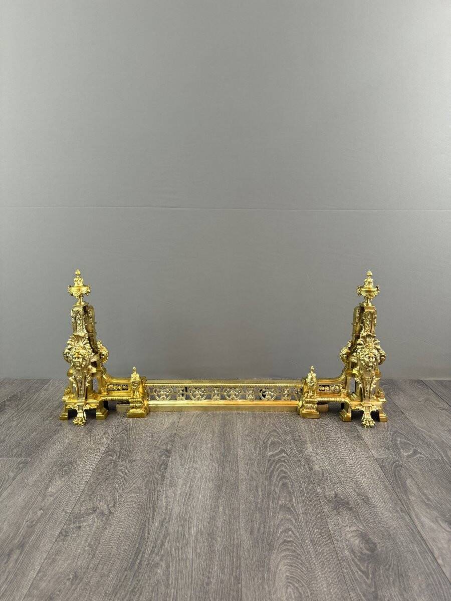 Paire de chenets en bronze doré, style Louis XVI, XIXe Siècle