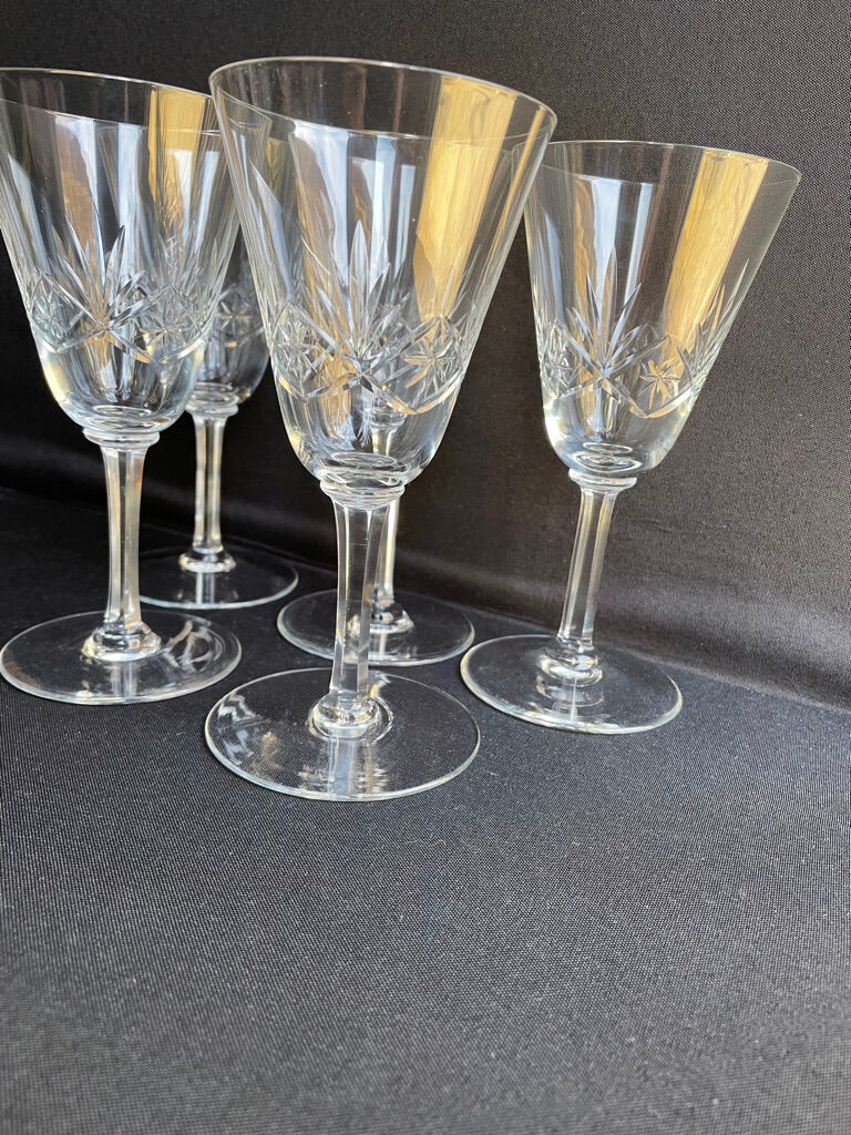 Large wine glasses (5) - Art Deco - Blown and cut crystal