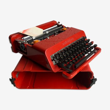 Machine à écrire modèle Valentine par Ettore Sottsass pour Olivetti