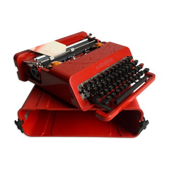 Machine à écrire modèle Valentine par Ettore Sottsass pour Olivetti