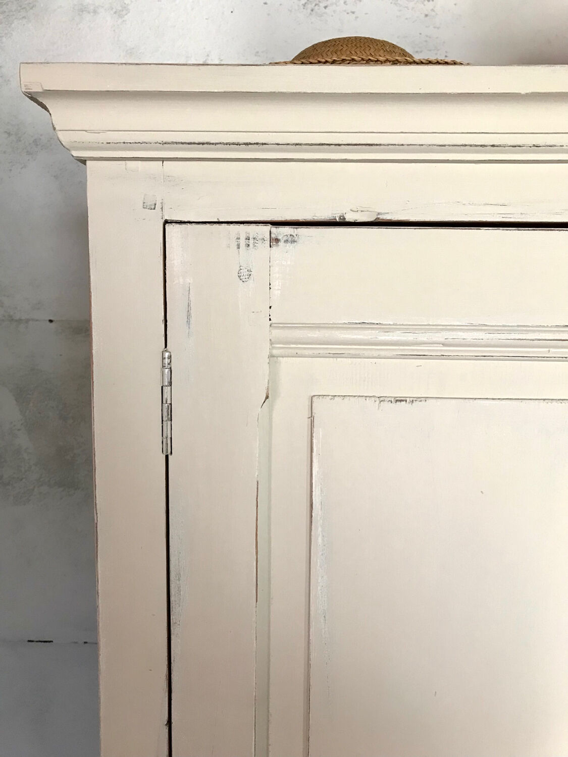 Parisian cabinet