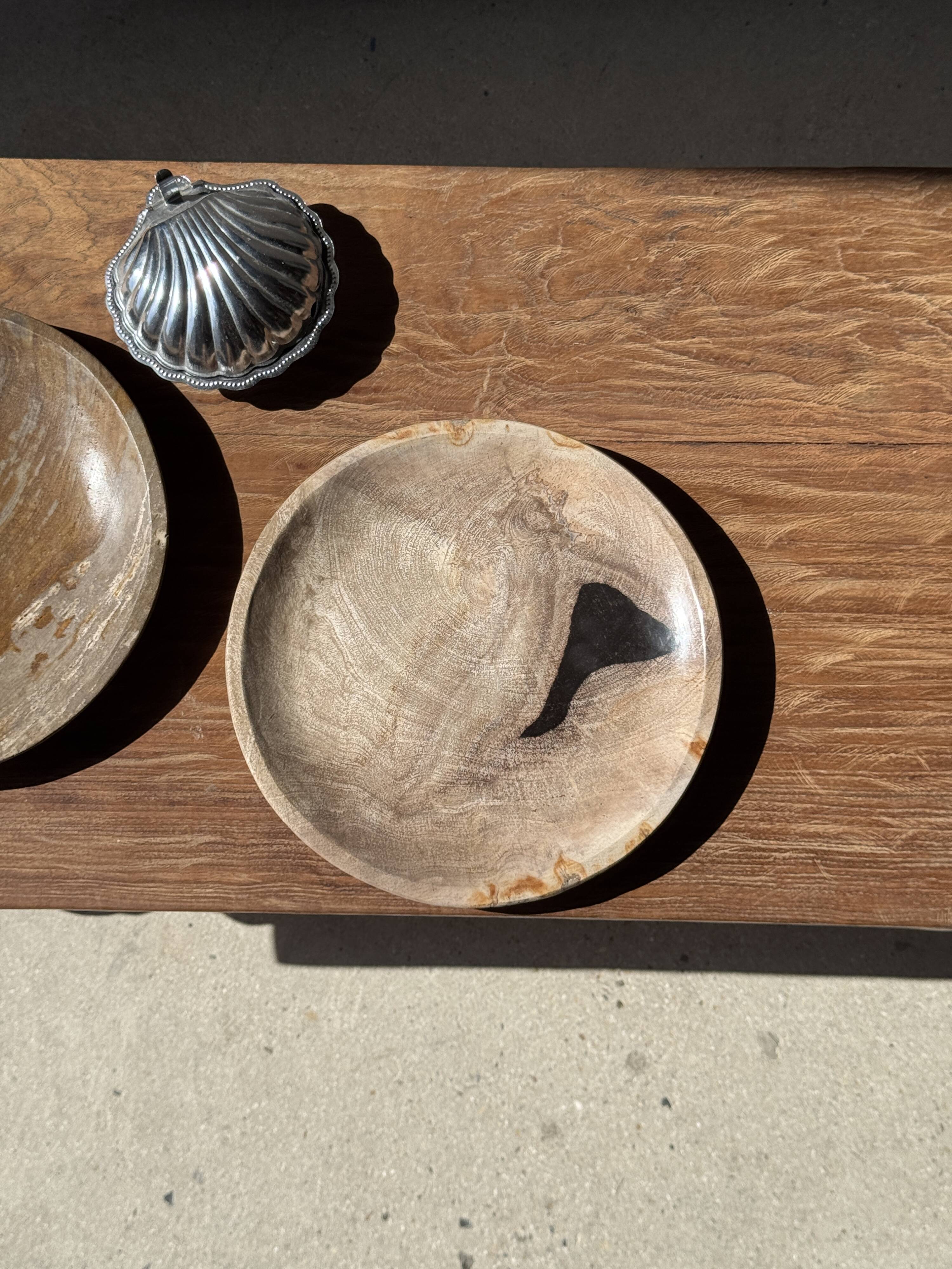 Petrified wood catchall, circular dish or plate in light beige D25 -3