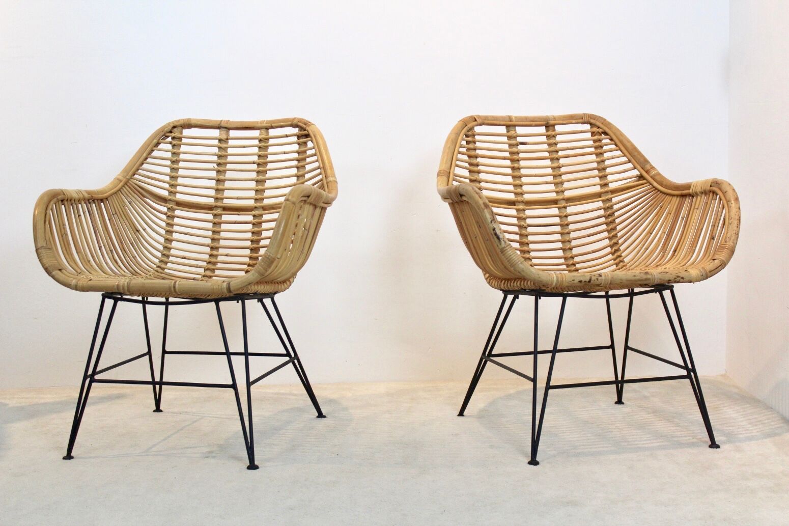 Gorgeous dutch wicker & steel chairs