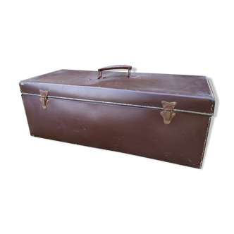 Valise en carton