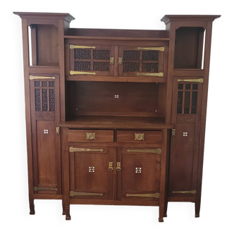 Buffet à ressaut début XXe siècle, Art nouveau dans le style de Gustave  SERRURIER BOVY (1870-1910).