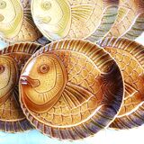 6 Sarreguemines barbotine ceramic fish plates, flat plates.