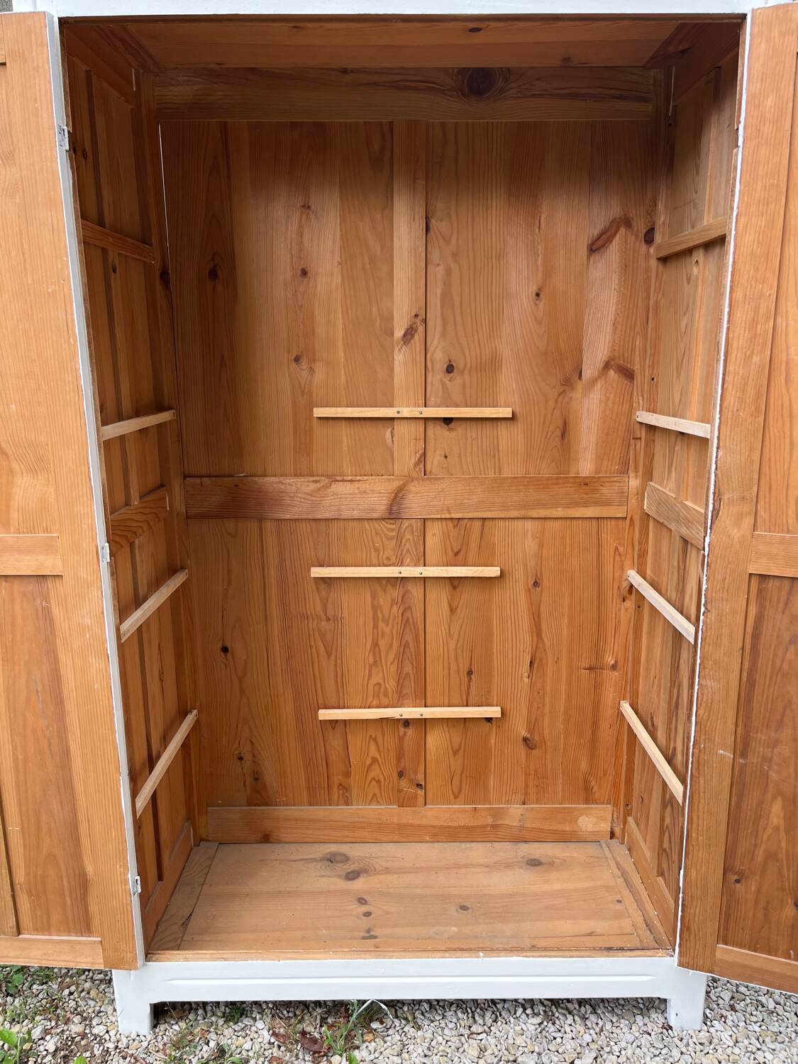 Armoire parisienne