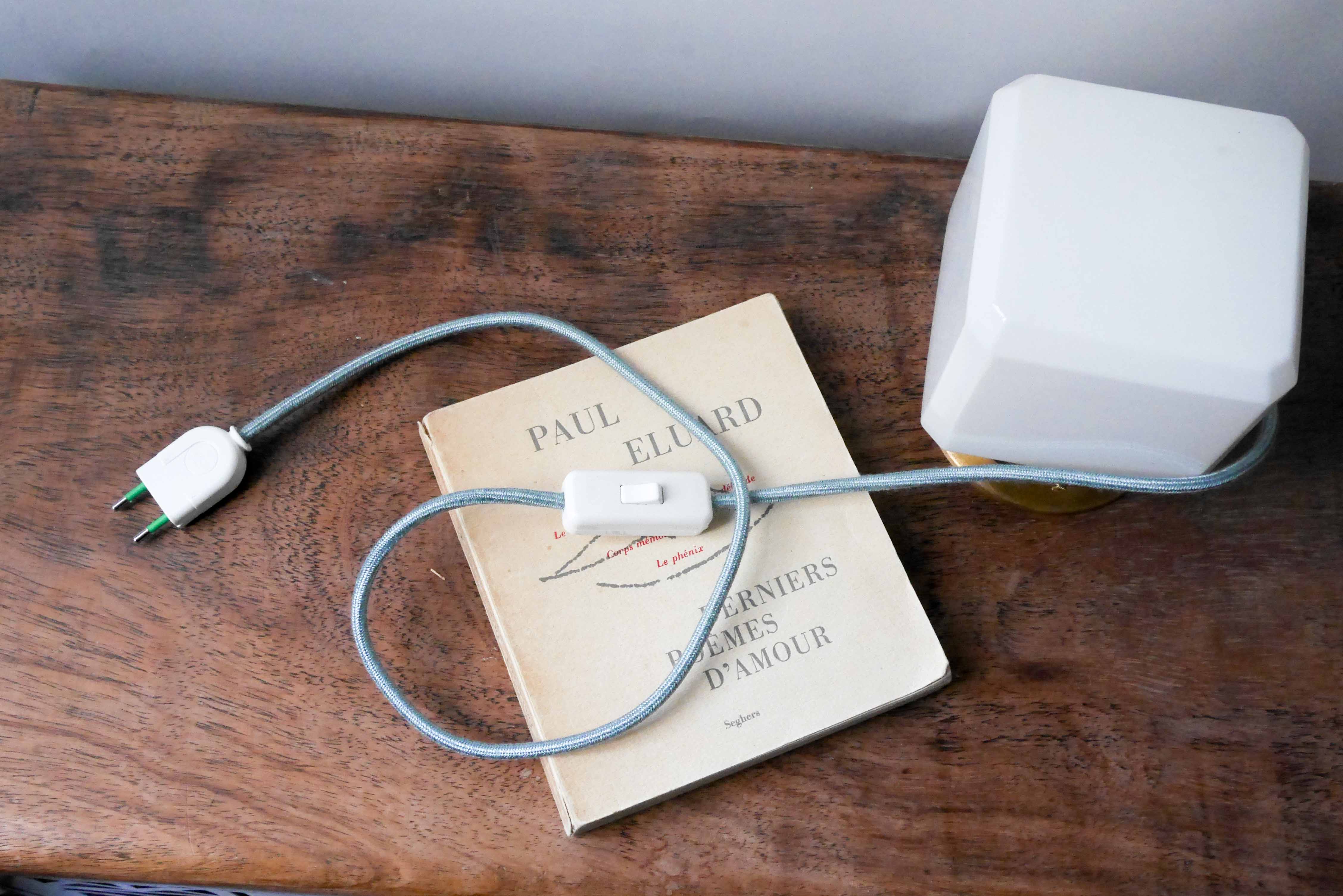 Vintage laying lamp