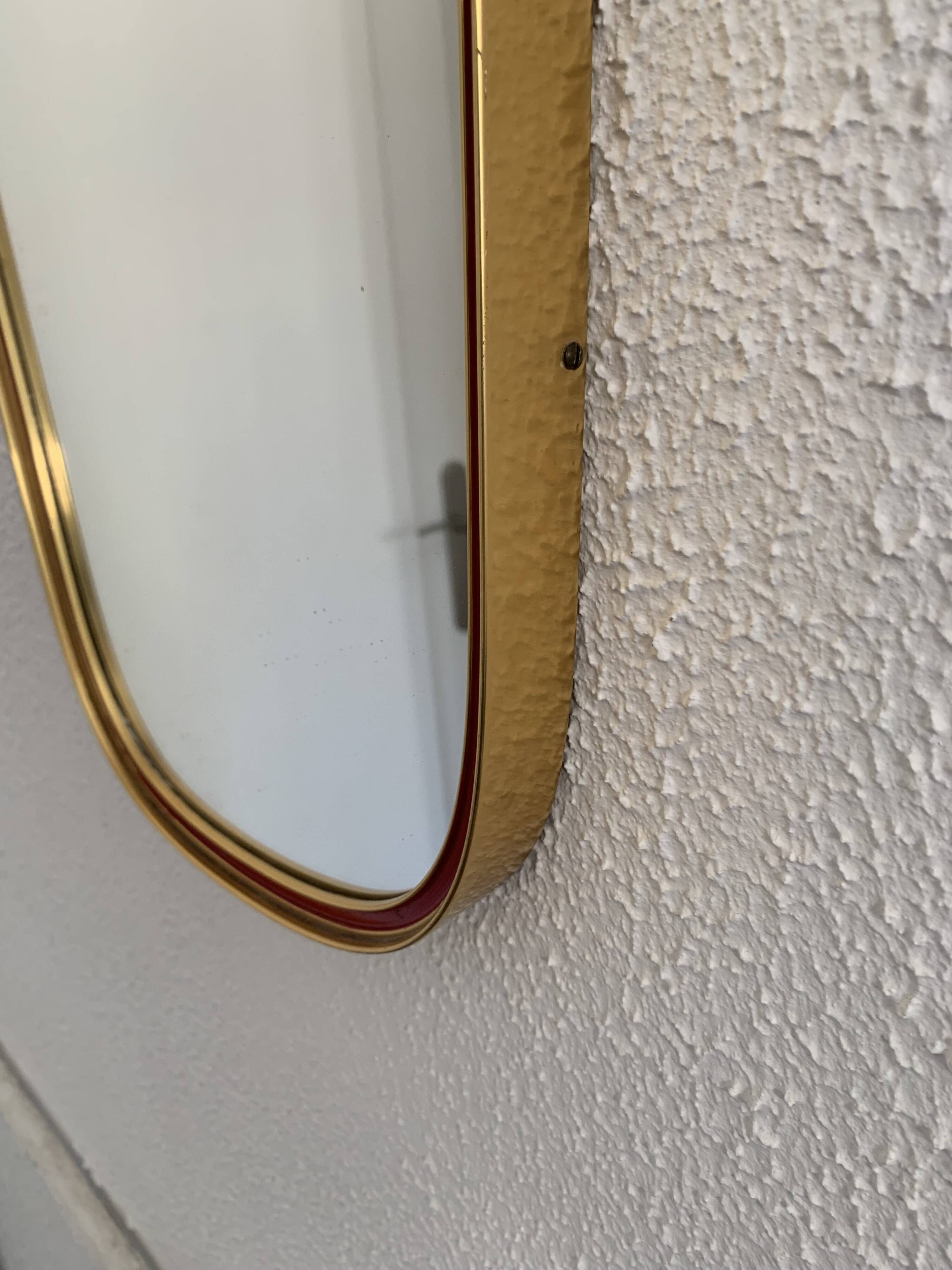 Miroir vintage 1960 rétroviseur asymétrique forme libre doré rouge - 71 x 3