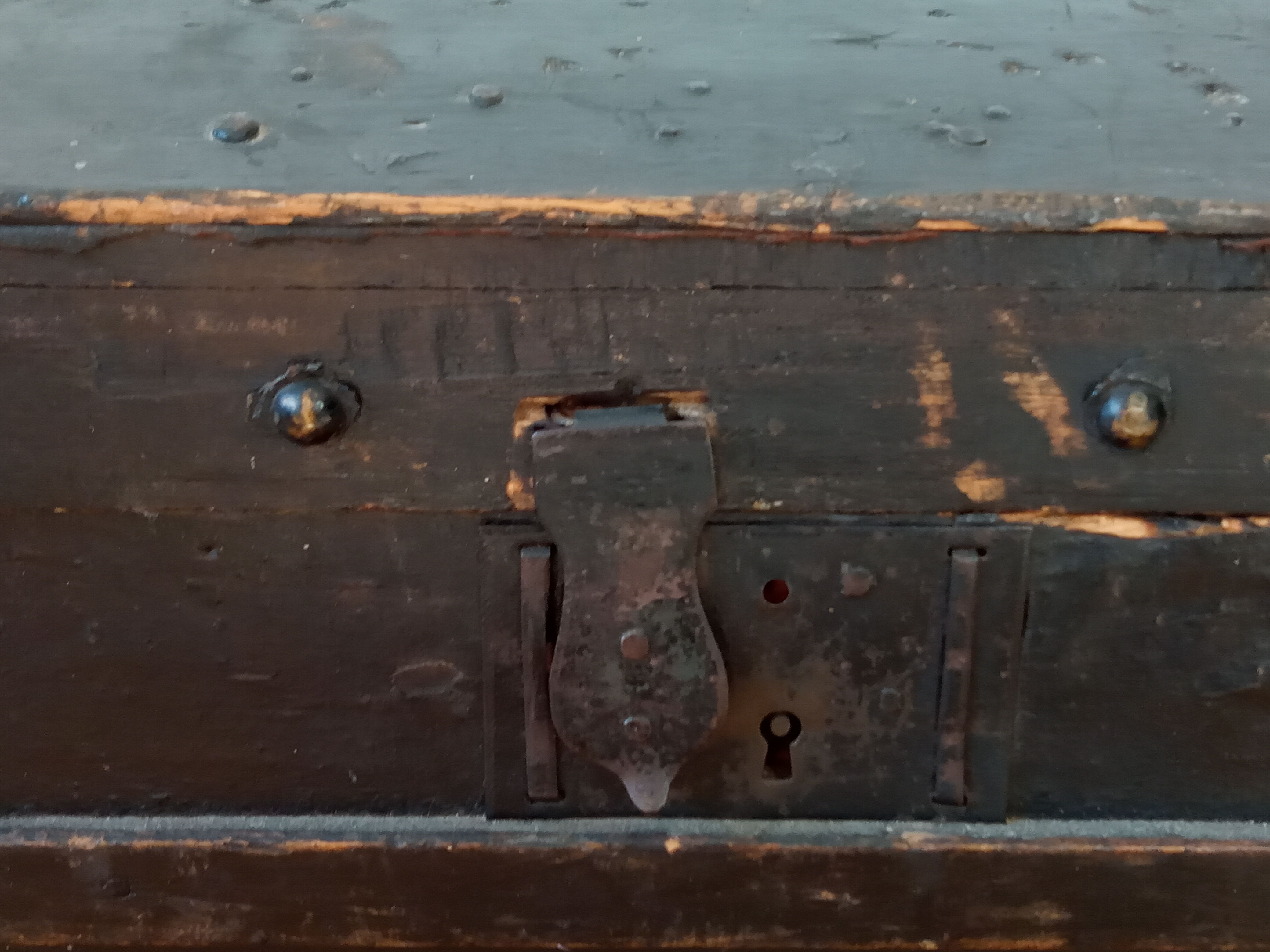 1900 travel trunk