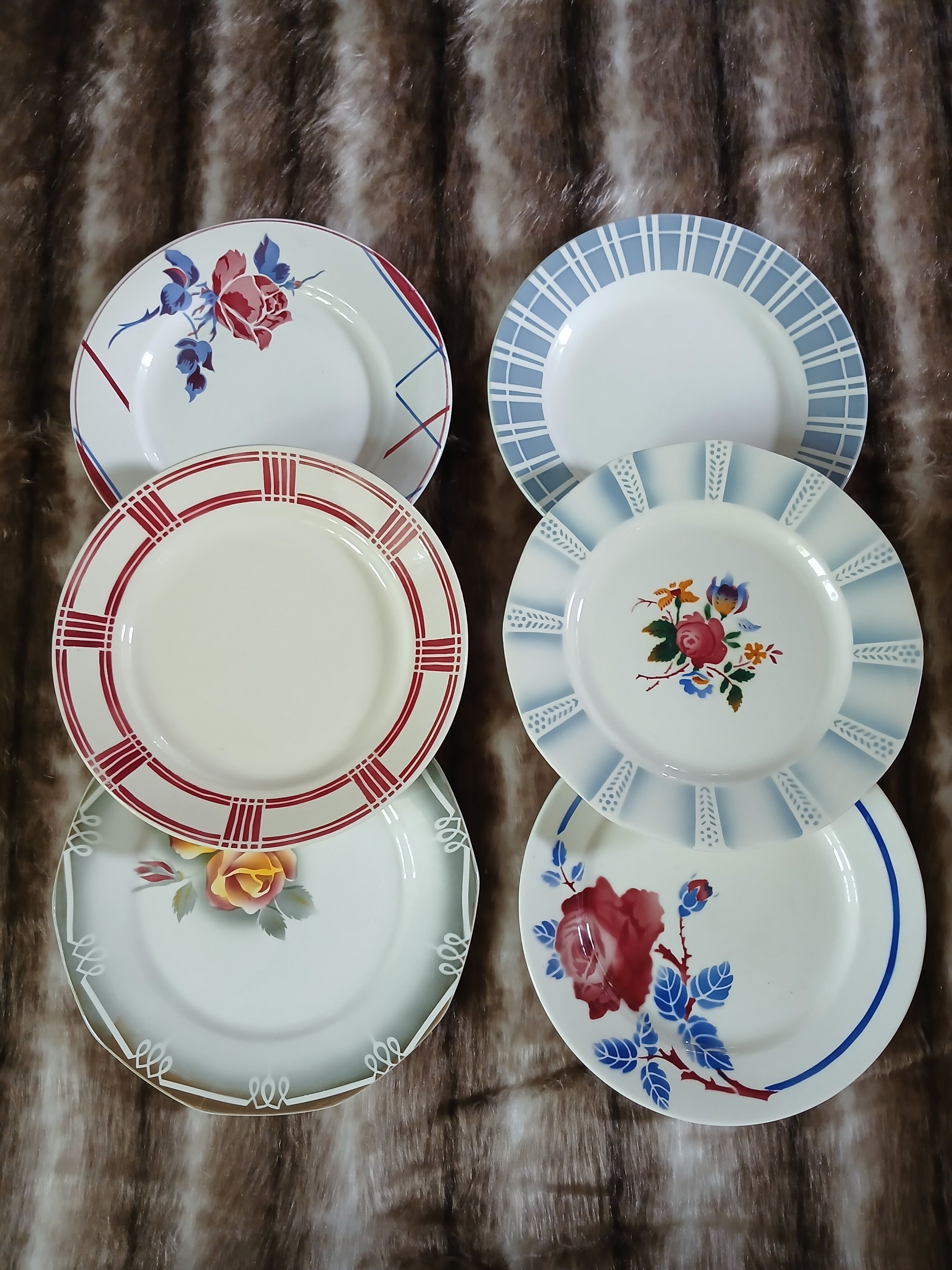 6 mismatched antique dinner plates