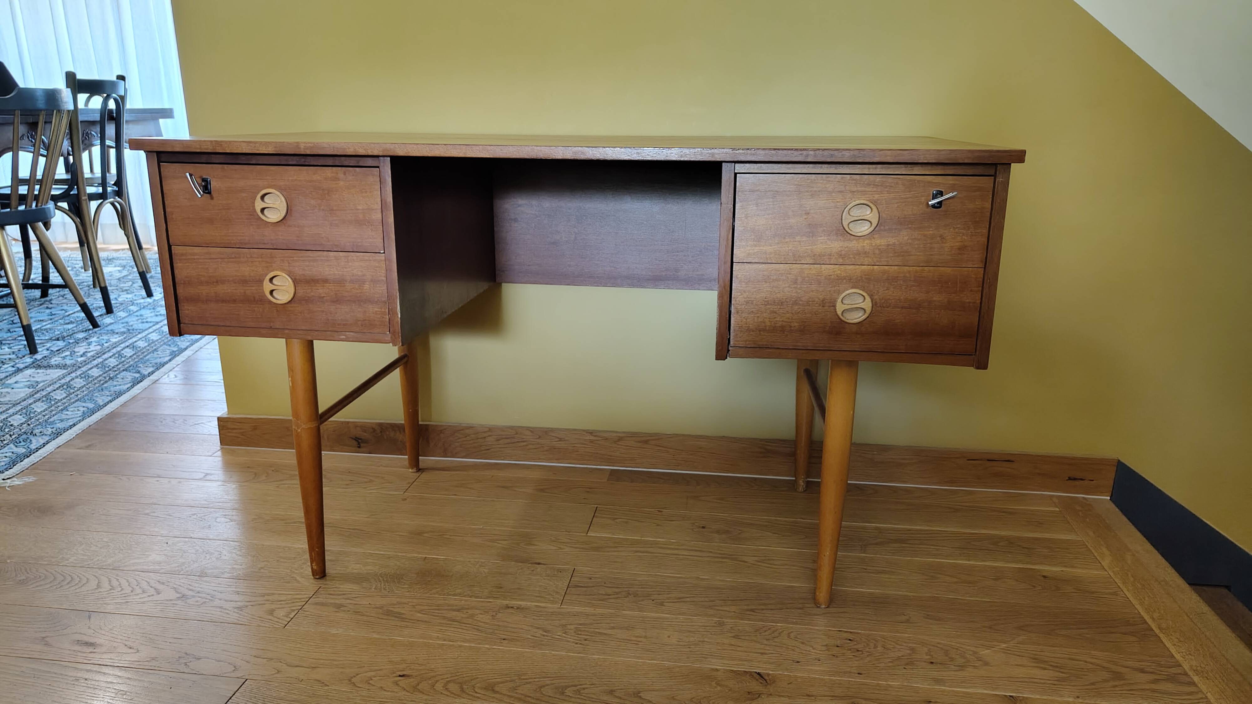 Bureau vintage années 1960 pieds compas