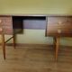 Bureau vintage années 1960 pieds compas