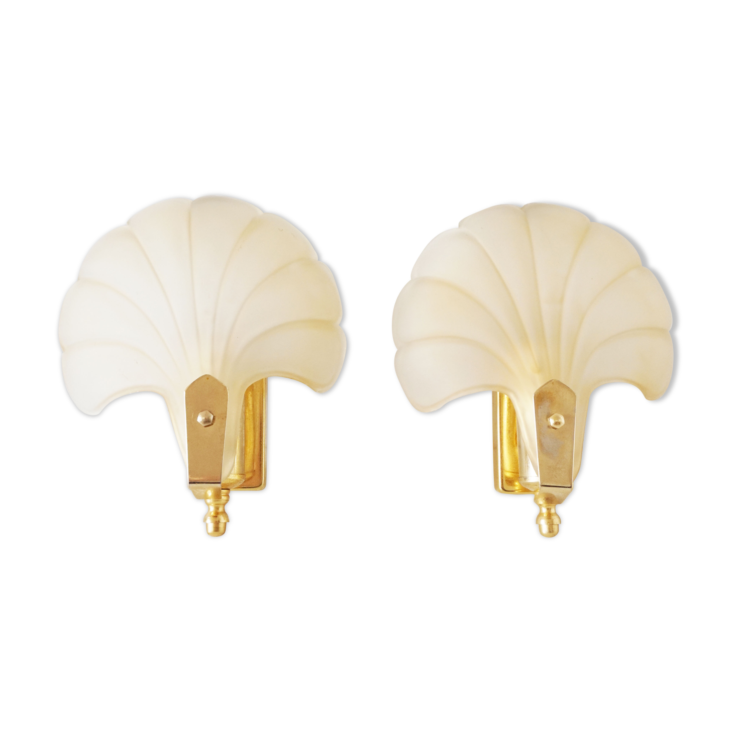 Pair of glass shell appliques