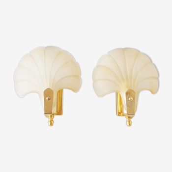 Pair of glass shell appliques