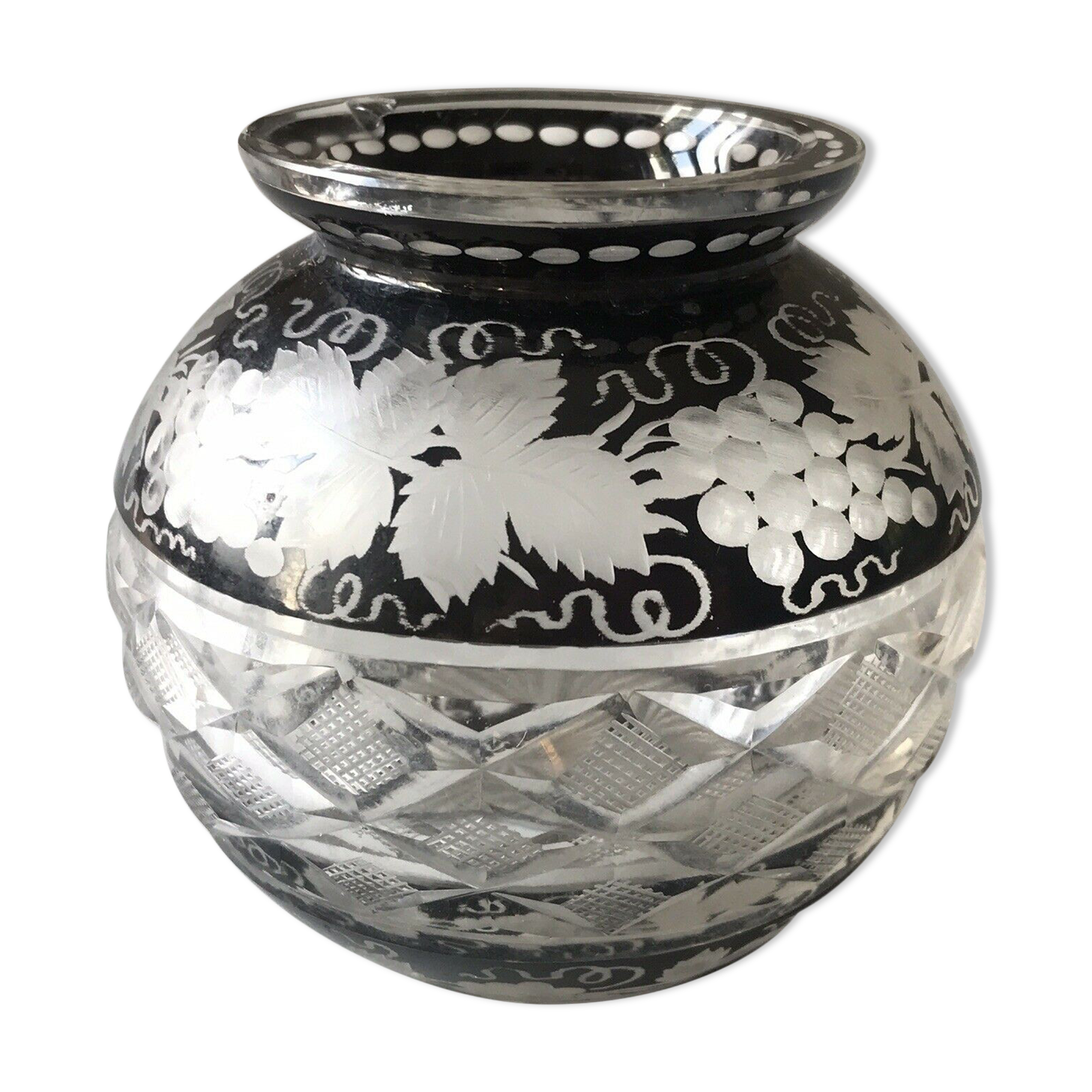 Black Bohemian crystal ball vase engraved with pampers