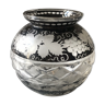 Vase boule en cristal de Bohème noir gravé de pampres