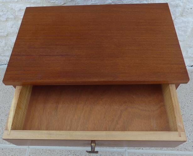 Vintage bedside table with 1 drawer and 1 niche, brass feet - very good condition.