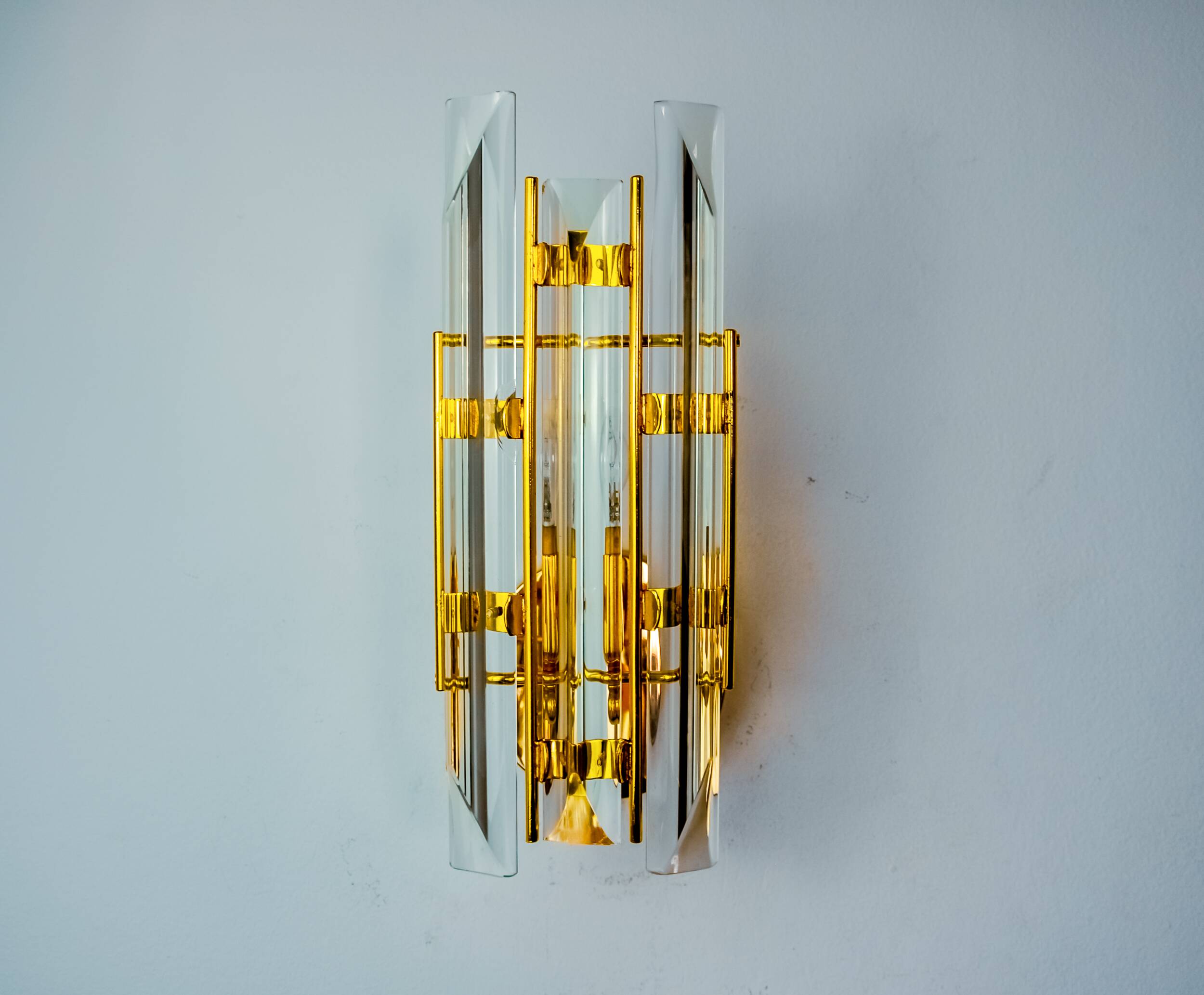 VENINI WALL LIGHT, TRIEDRI GLASS, MURANO, ITALY 1970