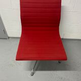 Fauteuil Eames pivotant édition Vitra