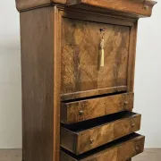 Secretary from the Louis Philippe era – a dozen – in walnut – 19th century