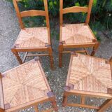 Table and 4 chairs + extension