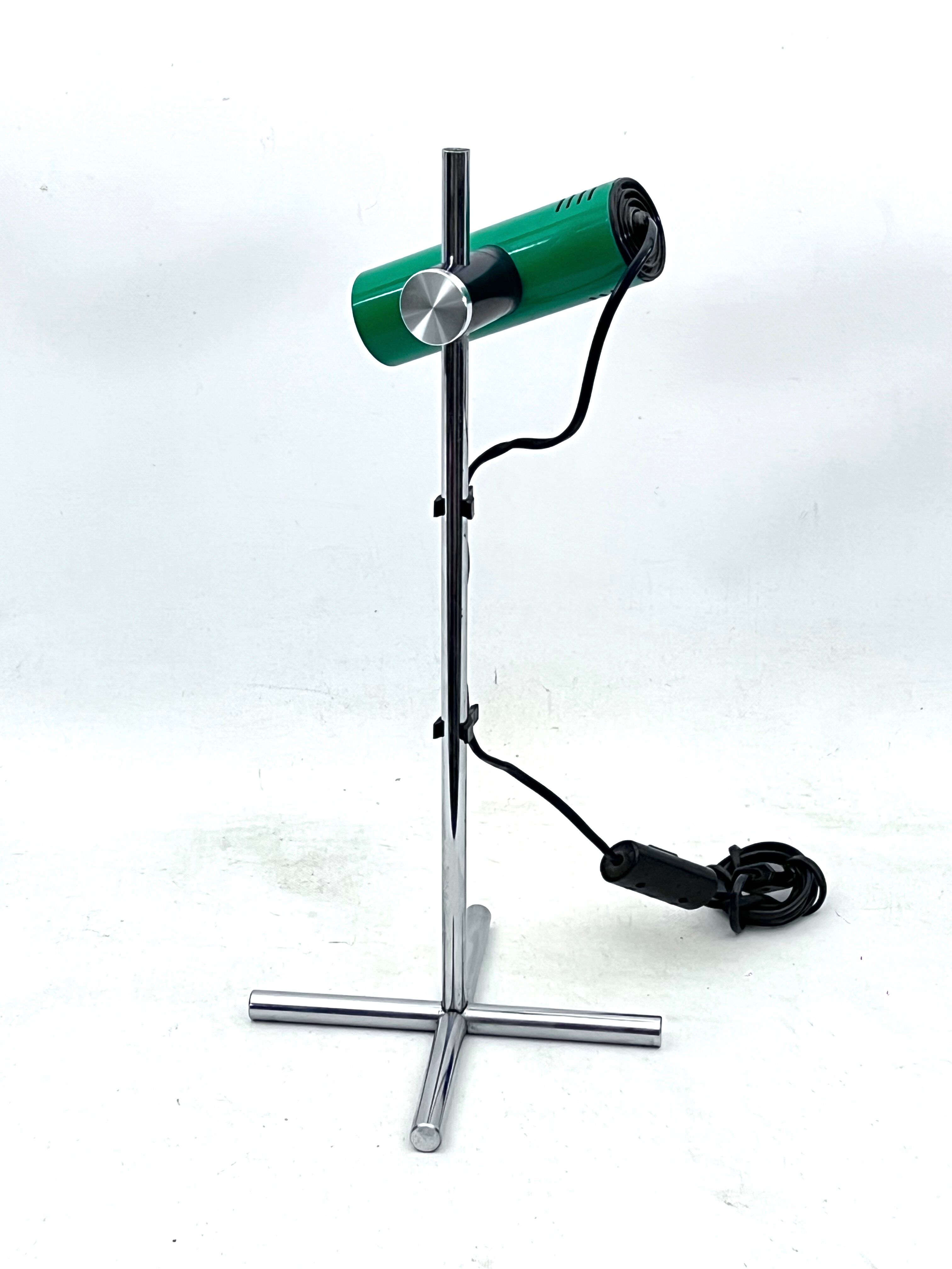 Reggiani, vintage chrome and green lacquer adjustable table lamp. Italy 1970s