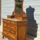 Commode en noyer Louis XV avec miroir