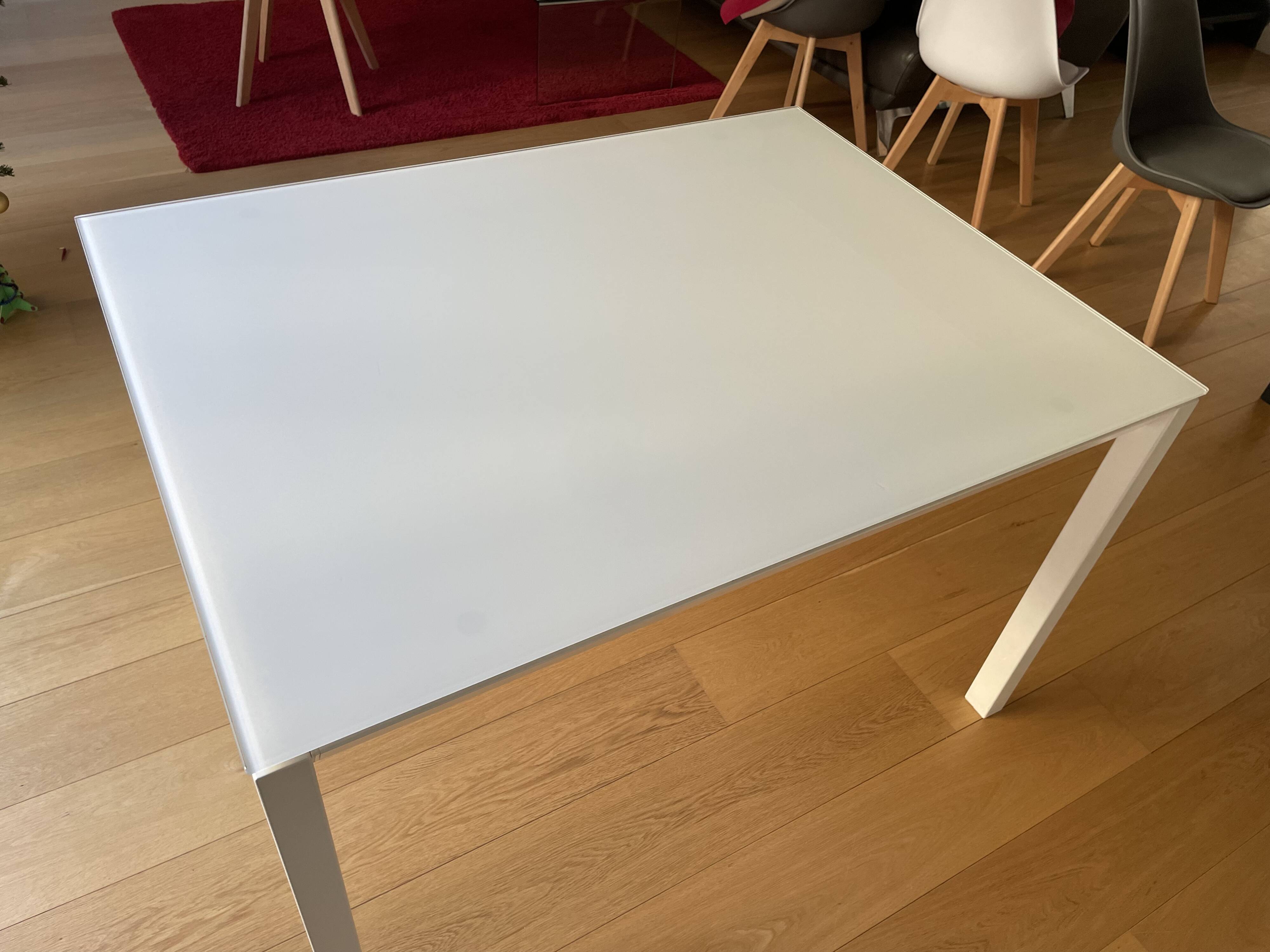 Extendable glass table Brand Habitat, Rio model