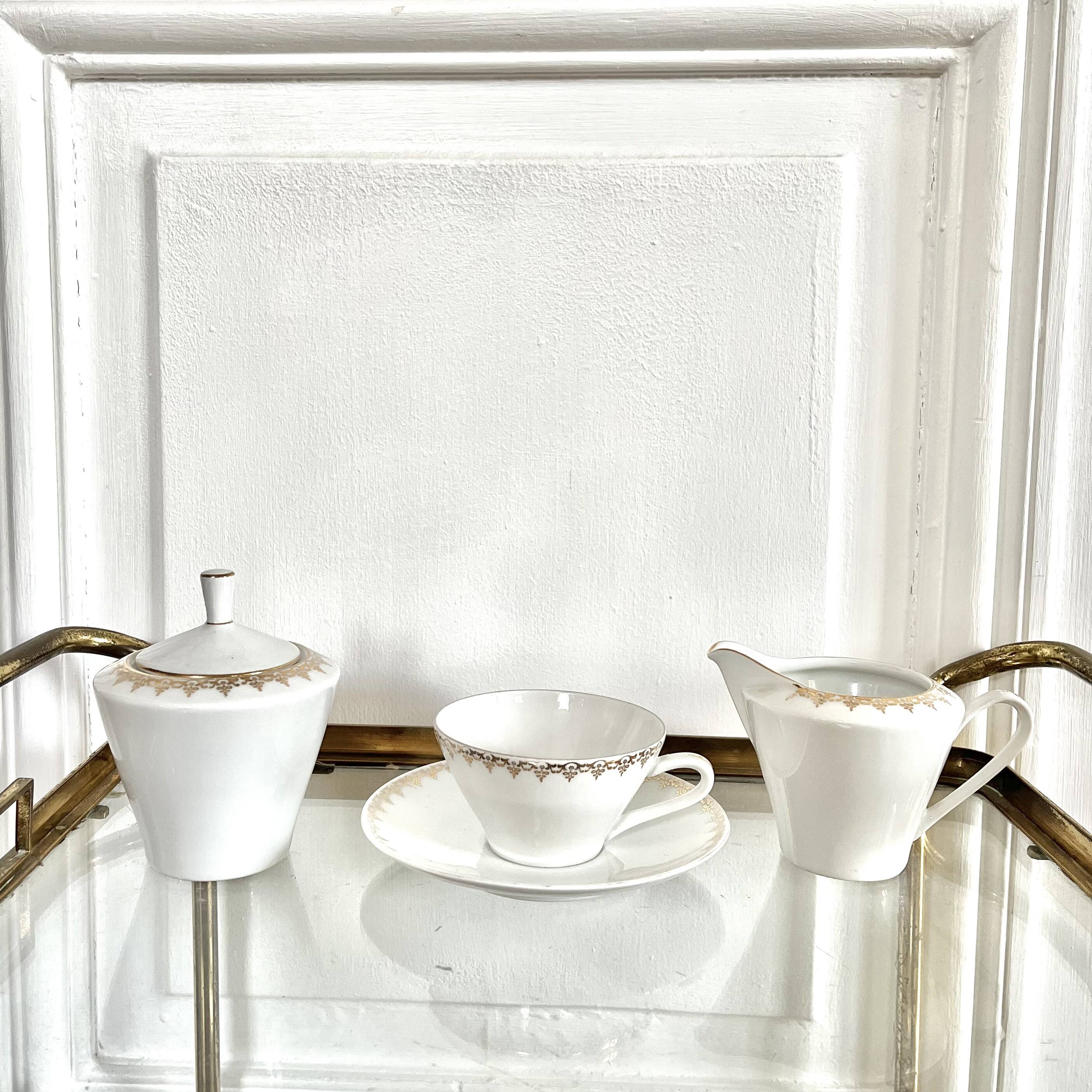 Porcelain sugar bowl and milk jug