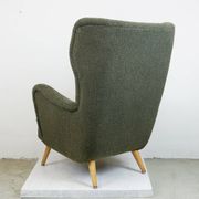 Fauteuil Wingback bouclé gris-vert, Autriche années 50
