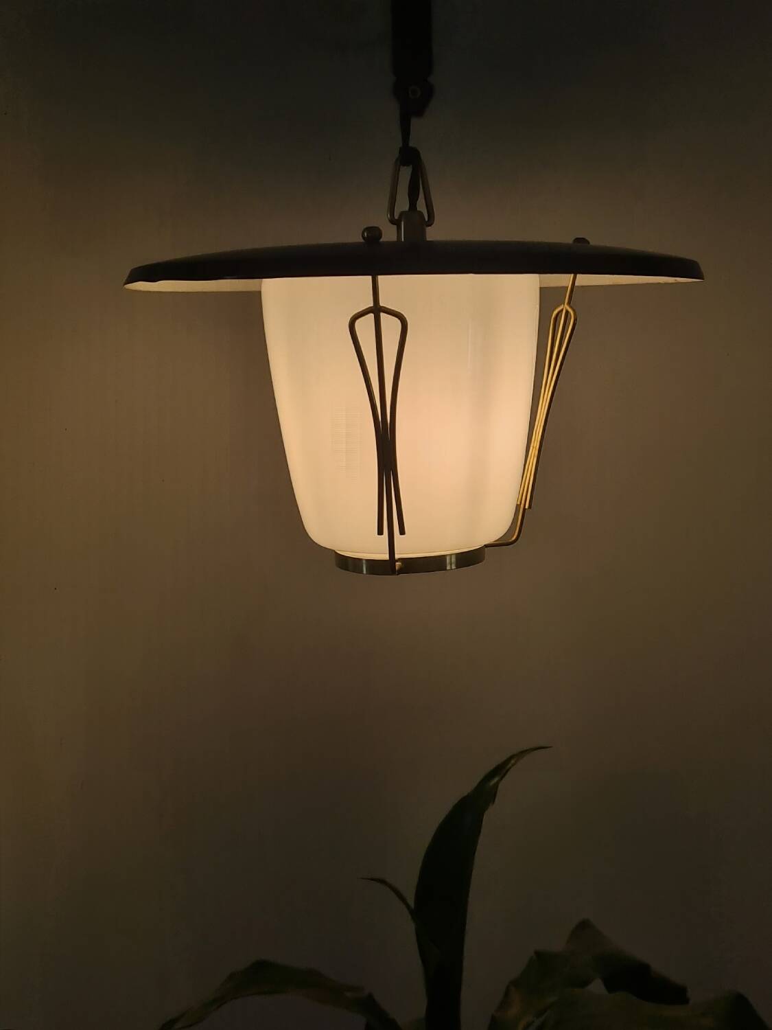 Vintage suspension sheet brass opaline glass