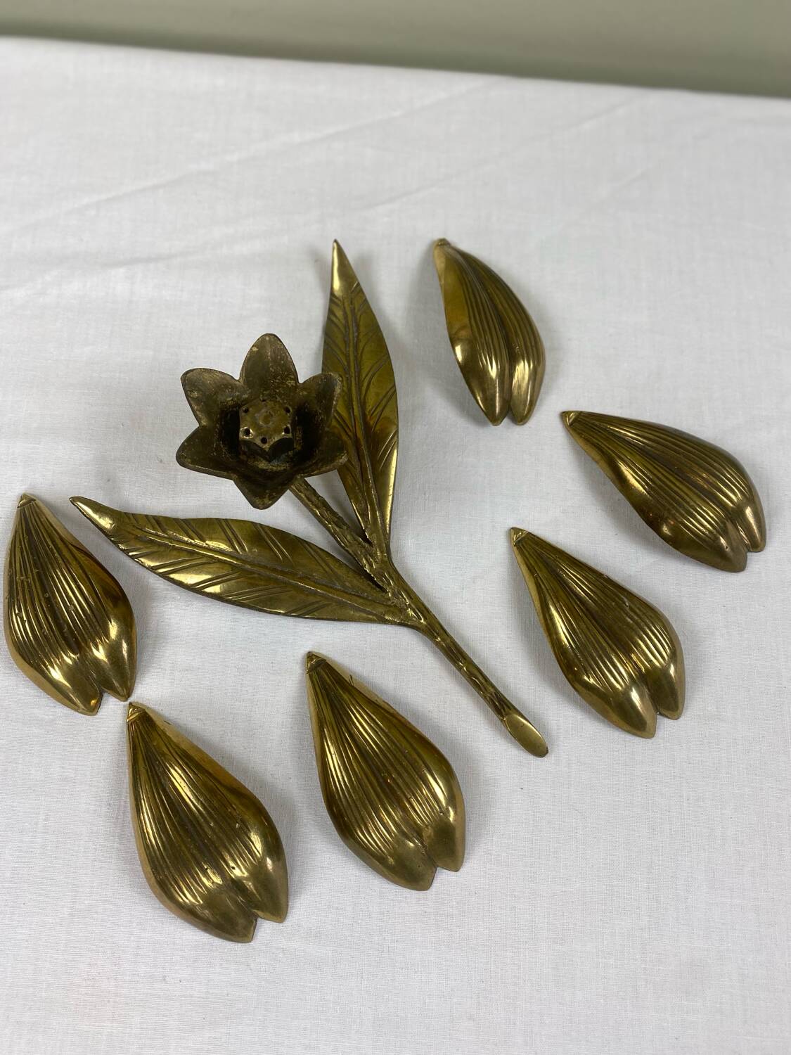 Cendrier fleur en laiton