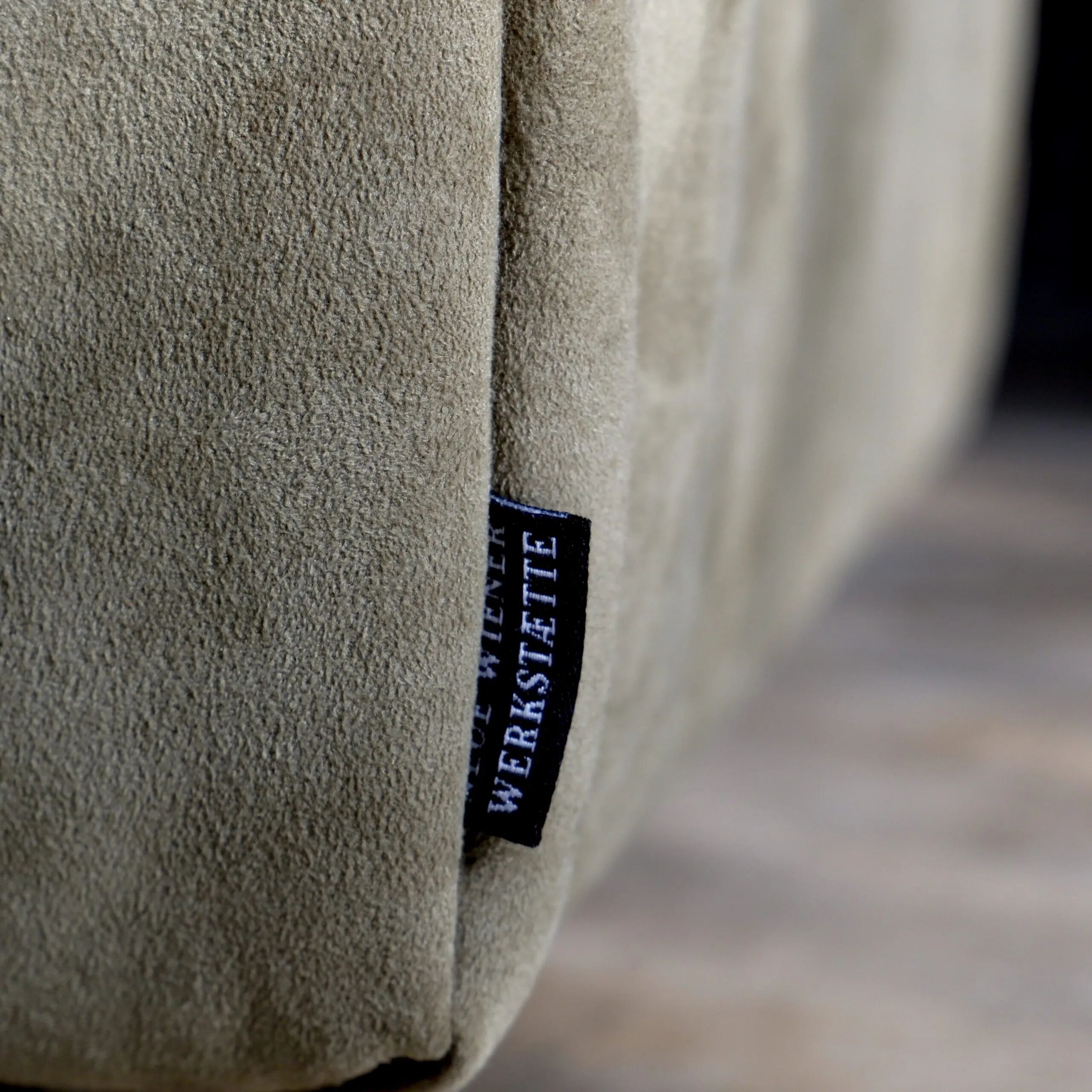 “Castell” sofa by Hans Hopfer for Neue Wiener Werkstätten
