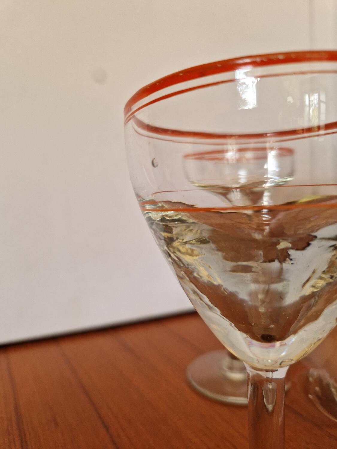 Set of 4 Blown Glass Bistro Glasses with Red Rim