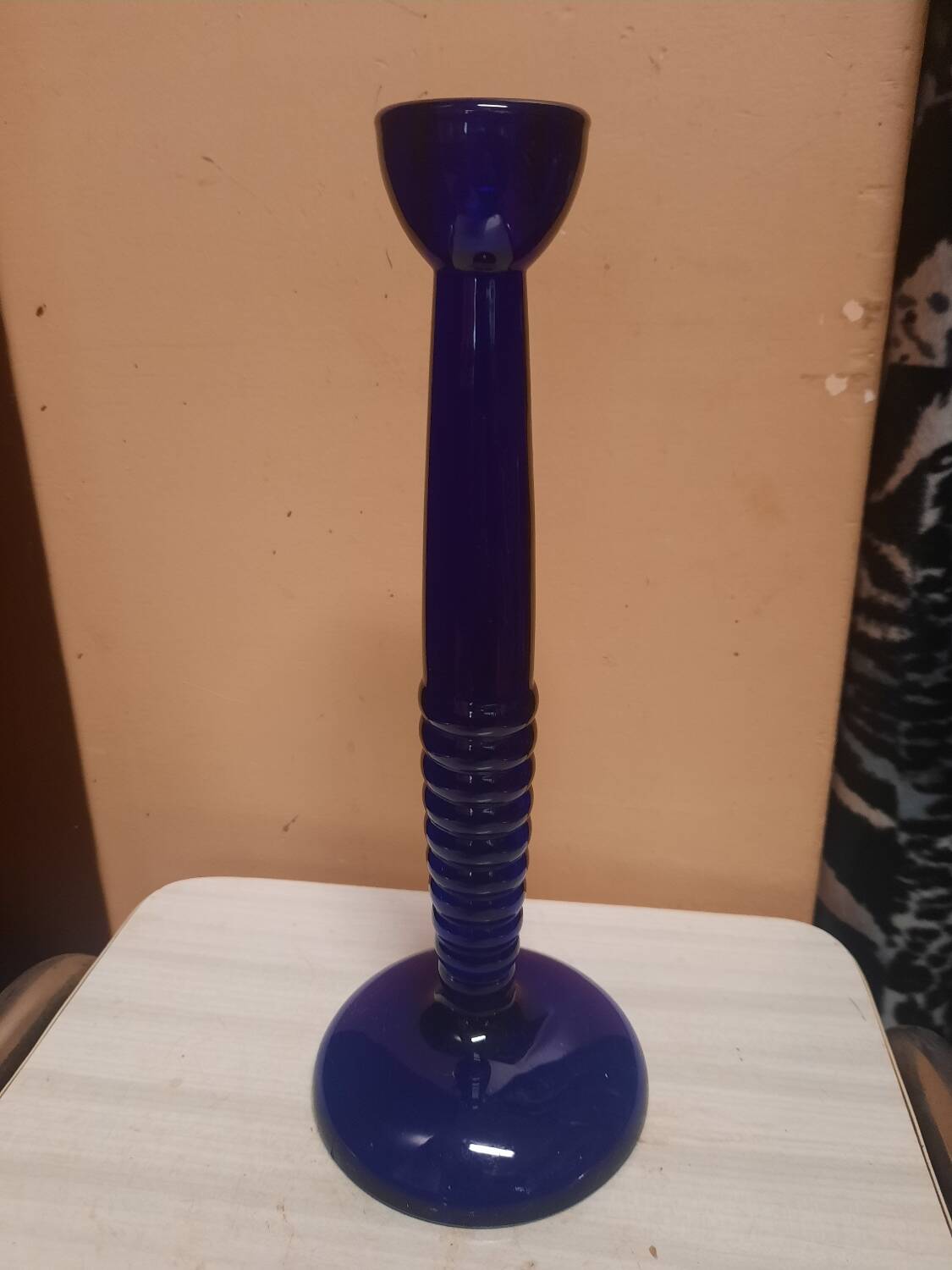 Bougeoir scandinave en verre bleu