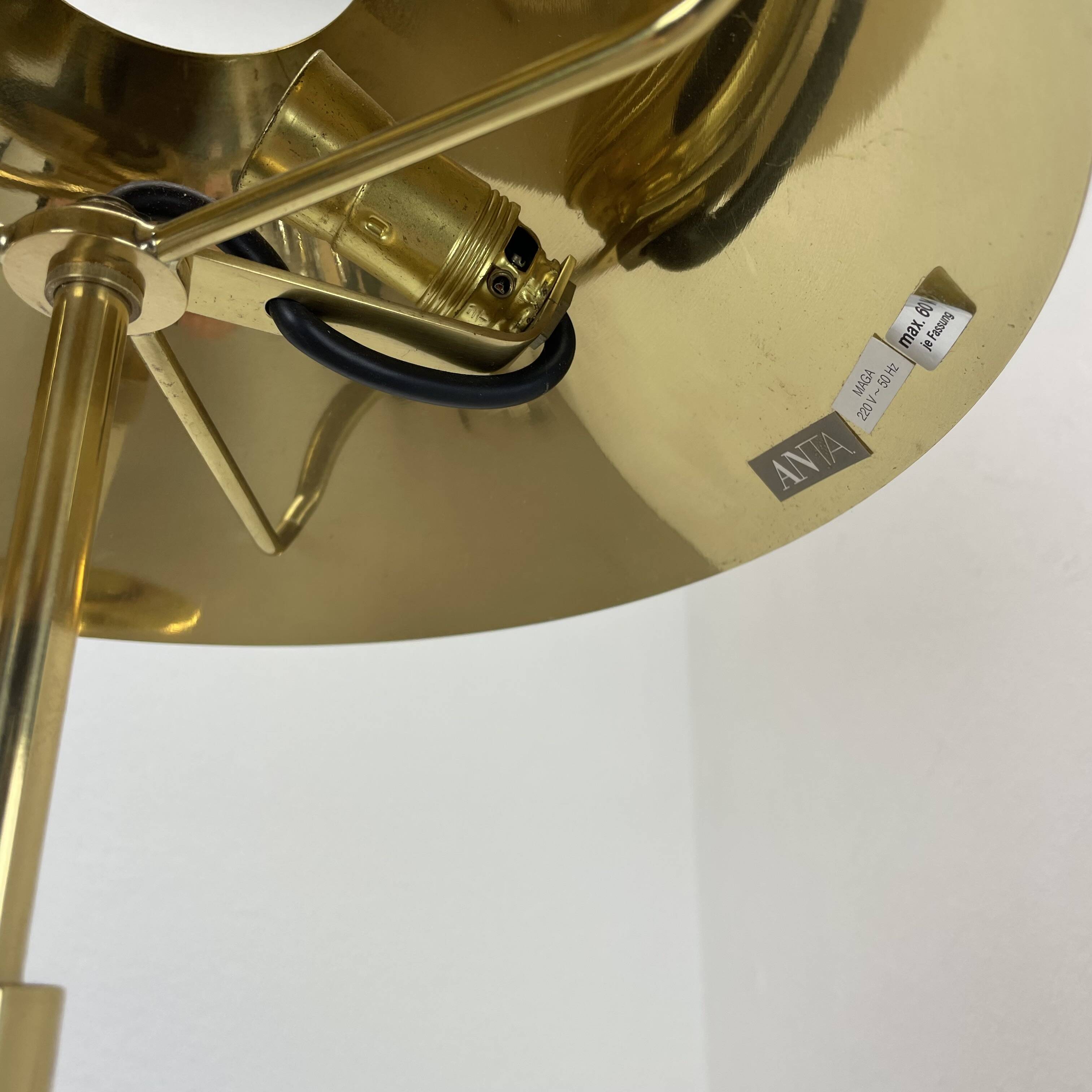 Grande lampe de table moderniste originale en laiton de 72 cm par ANTA Leuchten, Allemagne,