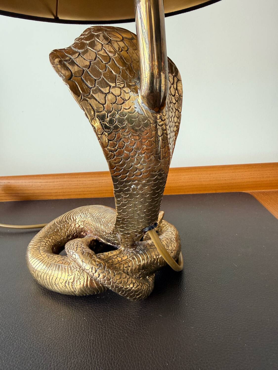 Cobra sculptural lamp in brass – Vintage French work, circa 19