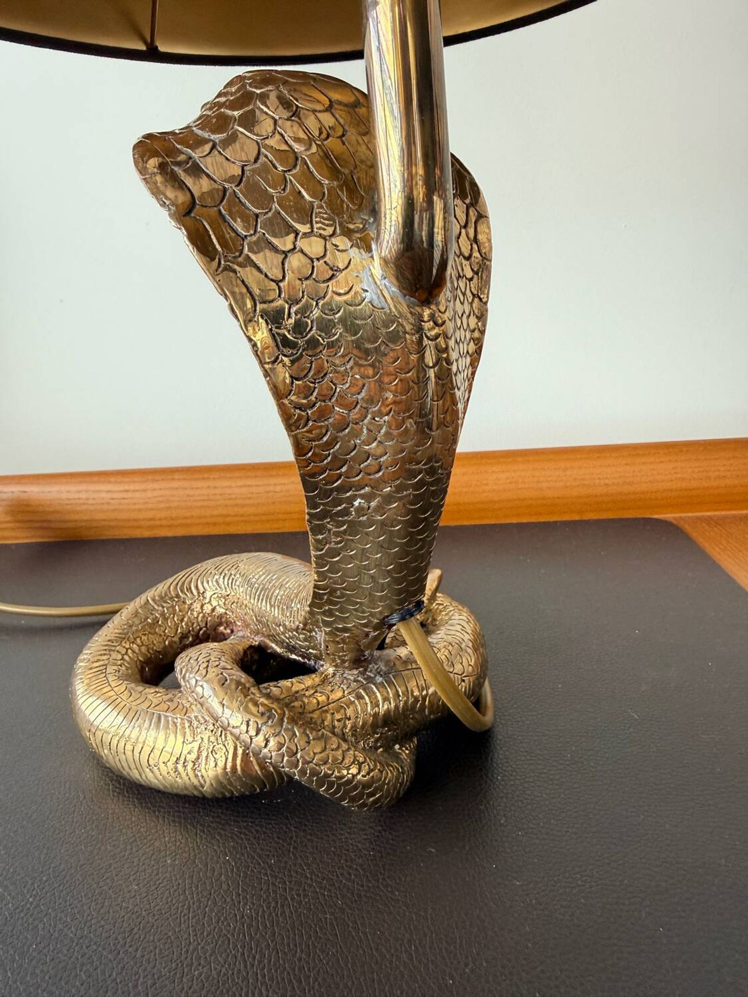 Cobra sculptural lamp in brass – Vintage French work, circa 19