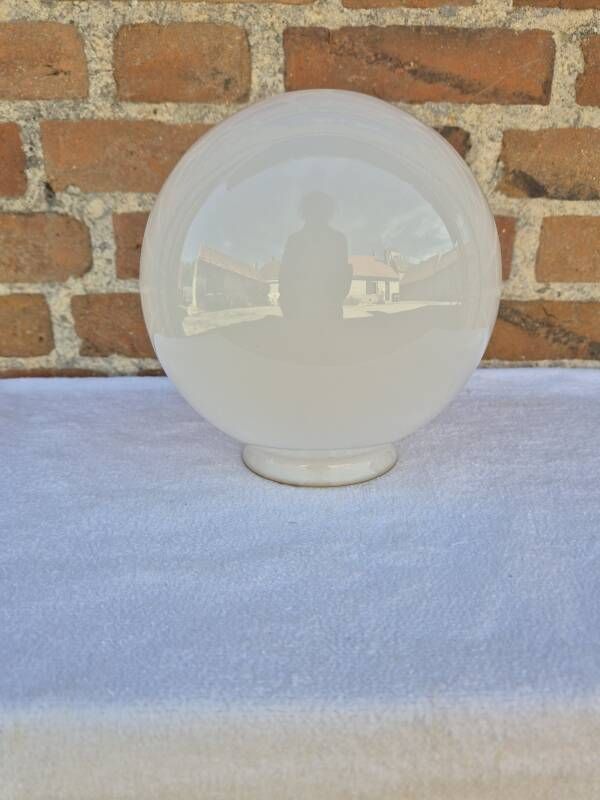 Round opaline lampshade globe