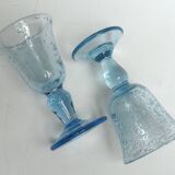 2 glasses with Biot liqueur